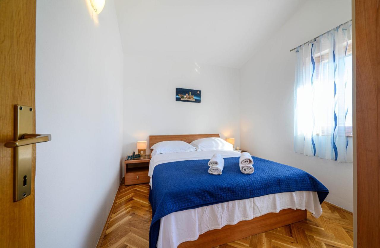 Apartments Vala Zaboric - With Boat Mooring Extérieur photo