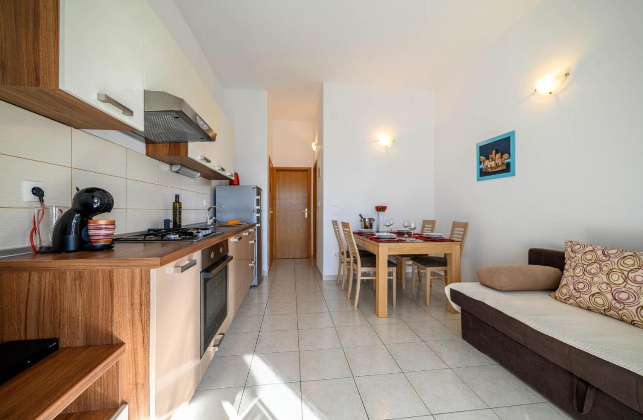 Apartments Vala Zaboric - With Boat Mooring Extérieur photo