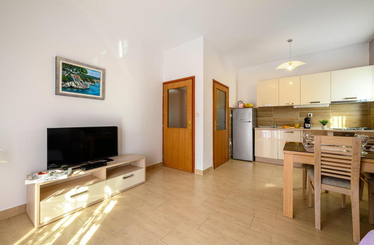 Apartments Vala Zaboric - With Boat Mooring Extérieur photo