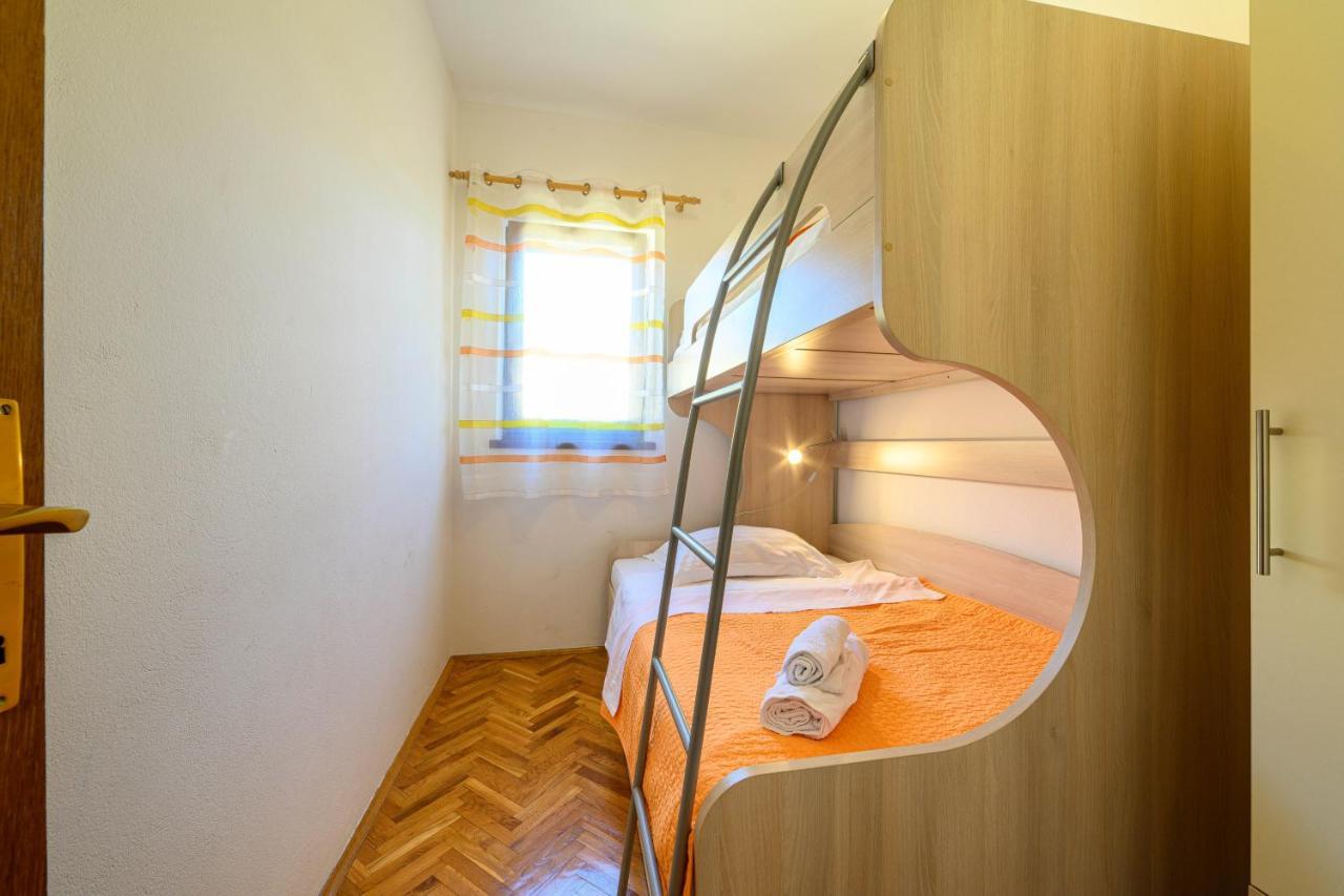 Apartments Vala Zaboric - With Boat Mooring Extérieur photo